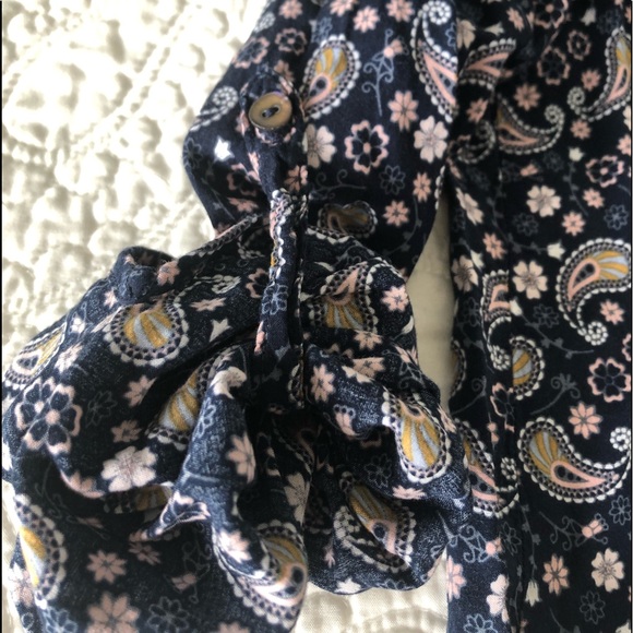 2 Tops,One H&M and One Tom Tailor - Picture 5 of 16